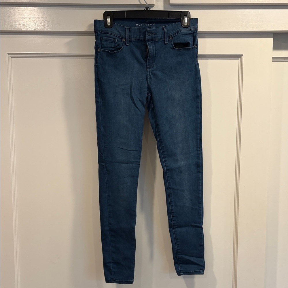 Mott & Bow High-Rise Women's Jeans in Medium Blue